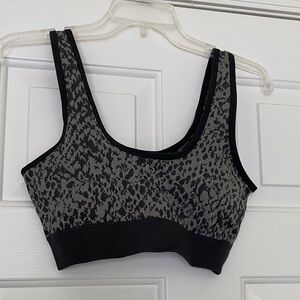OFFLINE by aerie Black and Gray Leopard Seamless Sports Bra - padded